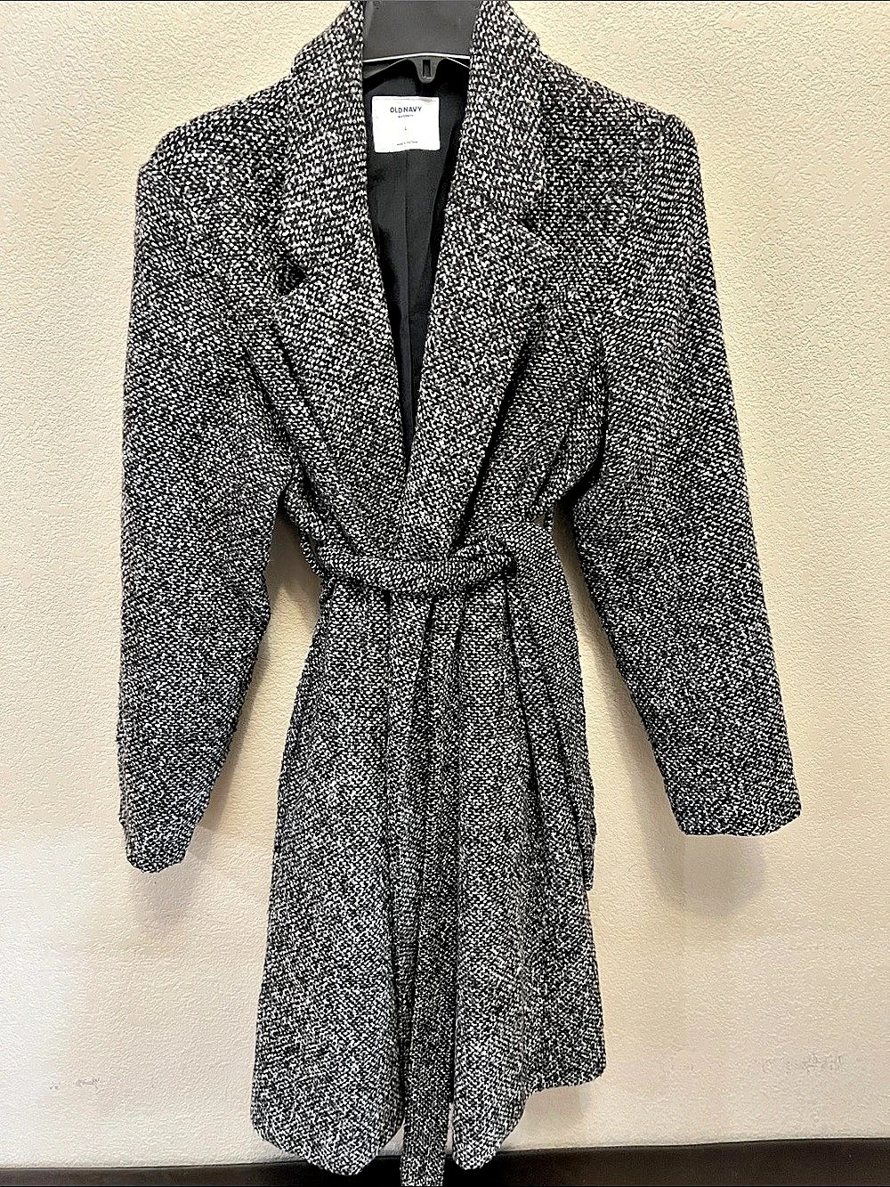 Old Navy Maternity coat Belted Tweed Coat in Black & White Size Large